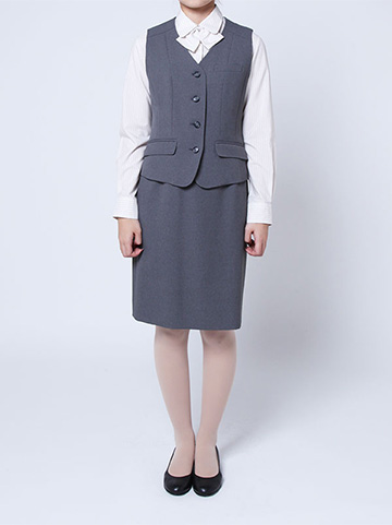 グレーのOLの衣装を着用した写真（女性）